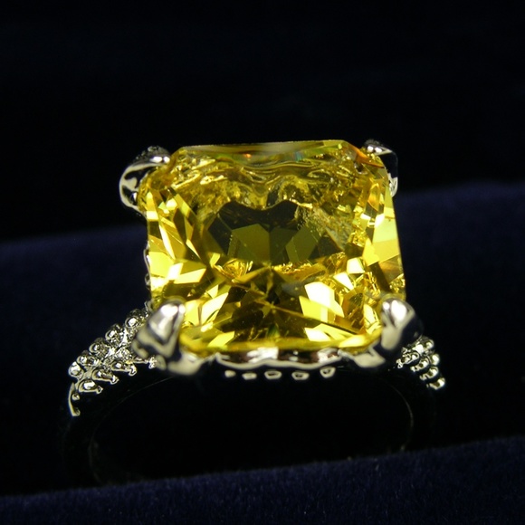LAST ONE! 10.06CT Yellow Topaz Silver Ring - Picture 2 of 6
